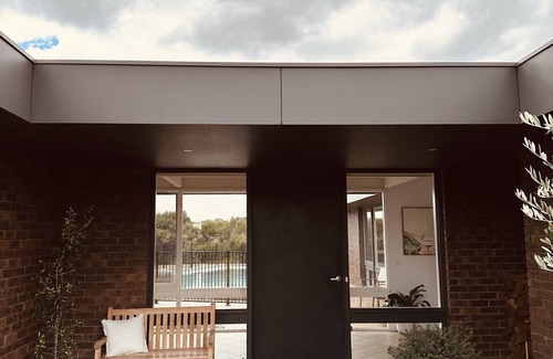 Fingal House | Devonlea Olive Groven4br Home with pool on 8acres- next door to The Cups Estate