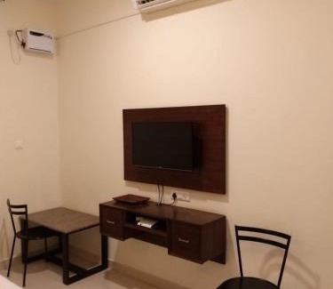 Pondicherry House | Dhanaram AC Rooms Near Panchavati Anjaneya Temple and Auroville