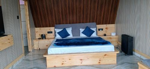 Dhanaulti Hotel | Dhanolti Village Resort Dhanaulti