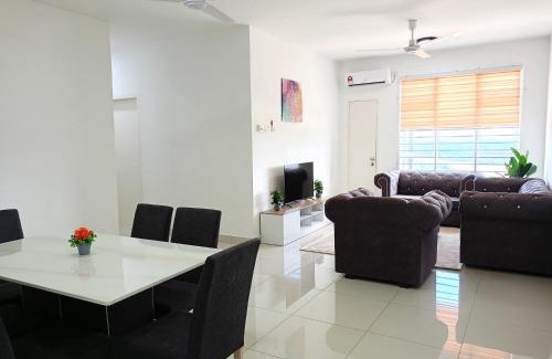 Kota Bharu Apartment | Dhia Homestay Sireh Residence Near Aeon Mall
