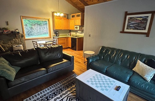 Ketchikan House | Diamond House, cozy home in a park-like setting