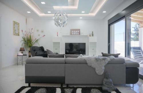 Notos Villa | Diamond Luxury Villa Corfu