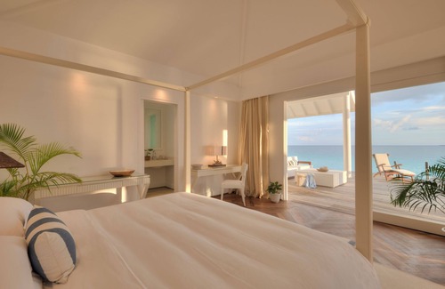 Athuruga Island Resort | Diamonds Athuruga Maldives Resort & Spa