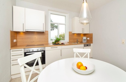 Wittduen Apartment | Die Wohnung Martha Wurde 2020 Komplett Renoviert und neu Eingerichtet . Sie Haben Einen Wunderschönen Blick in den Gepflegten Garten und auf das Wattenmeer