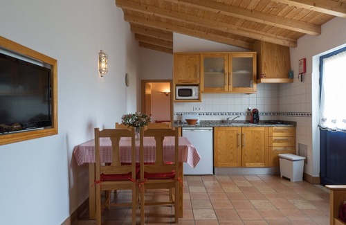 Priorada Villa | Digne Red Villa, Pool, BBQ