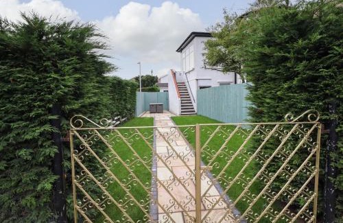 Llandudno Junction Apartment | Dilkusha