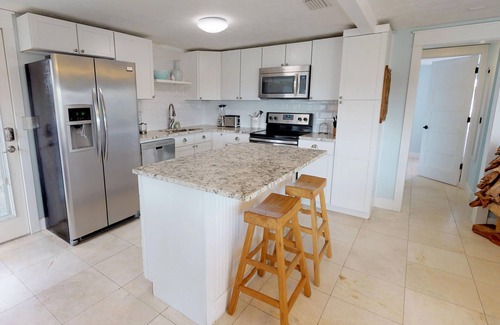 St. Augustine Beach House | 💲 DIRECT OCEANFRONT COTTAGE 💲 Best Section of Beach - Steps to Beach -Walk to Restaurants