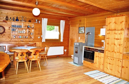 Falkert House | Direct view of Falkertsee, perfect furnishings and location