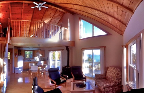 Walkerville House | DIRECTLY BY THE SEA with fantastic panoramic views and private beach + jetty