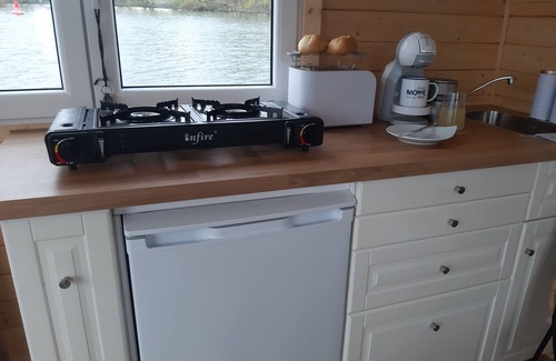 Muritz Apartment | Direkt auf dem Wasser - Un`s Lütt Goldfisch im "haifischbecken"