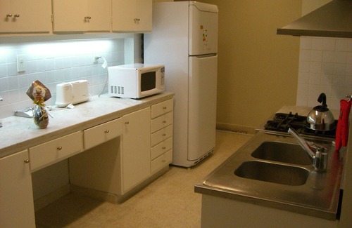 Recoleta Condo | DISCOUNTED Apt. in Recoleta, just one block from subway station!