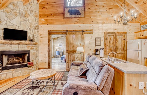 Blue Ridge Cabin | Discounted Deals | Dog-friendly | Mountain Views | Hot Tub | Game Room | Grill