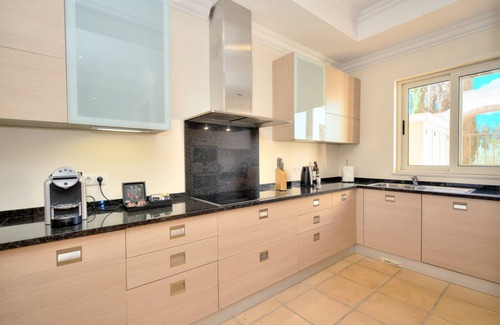 Pisa Barro de Cima Villa | Discover luxury at our 3-Bedroom Linked Villa with communal pool access