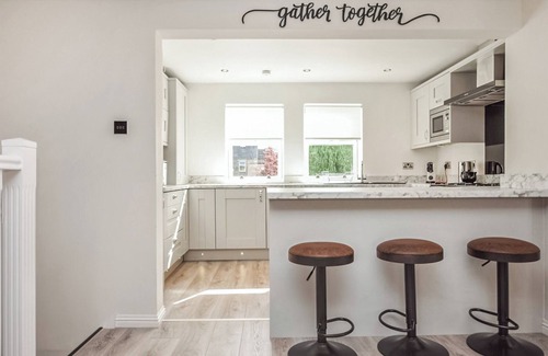 Callander Cottage | Discover luxury in Callander’s heart with this three-bedroom villa.