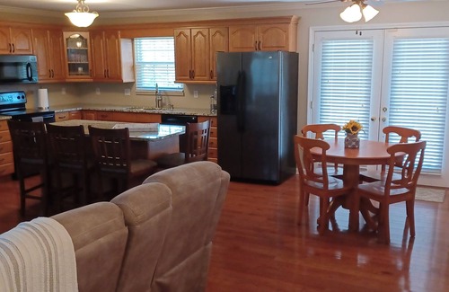 Maryville House | Discover Maryville and the Great Smoky Mountains