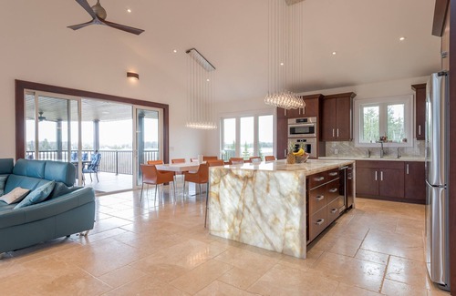 Trent Lakes House | Discover Tranquility: Luxurious 7-Bedroom Lakeside Resort Home in Kawartha