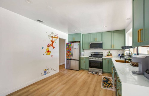 Anaheim Resort Apartment | Disney! Pool | Spa | Pool Table | Putting Green