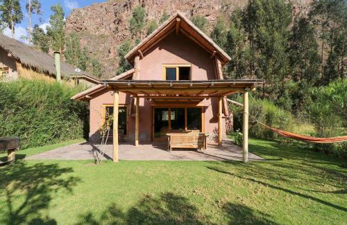 Calca House | Divine 3BR House in Valle Sagrado
