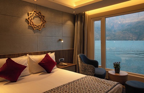 Chamiyala Boat Rental | Divine Lake Cruise