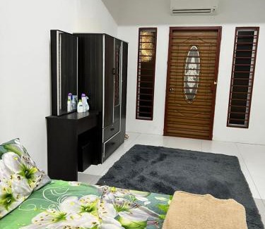 Tanjung Karang House | Dlaili Homestay