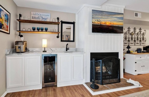 Ocean Ridge Condo | Dog friendly 1st floor King bed in Ocean Ridge on 17th hole w/d arcade games