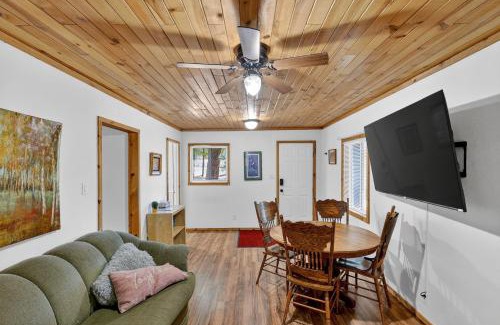 Cobb Hotel | Dog-Friendly Wine Country Cabin cabin