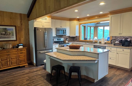 Lairdsville House | Dogwood Ridge - Secluded 3BR Home in the Woods, Sleeps 9, Pet Friendly