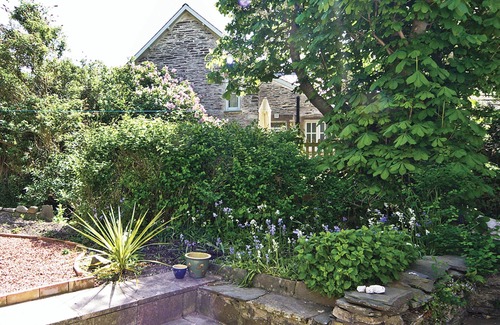 Tan-y-groes House | Dol Llan is in an ideal location for your family holiday in Wales.