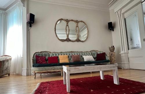 Saint Antoine de Tilly Villa | Domaine Solis Ancestral Chateau River View Pet-Friendly