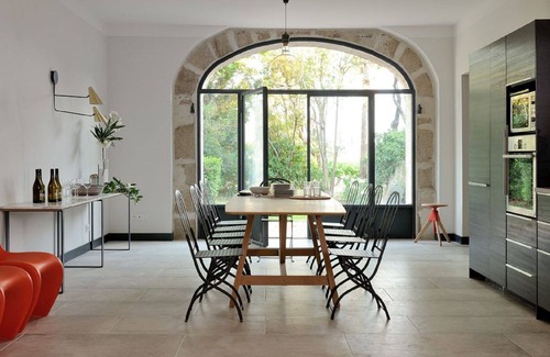 Violes House | Domaine de l'Odylée, in the heart of the vineyards, ideal for family reunions and seminars.