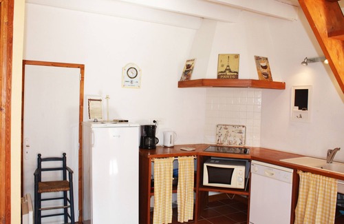 Asnieres-la-Giraud Apartment | Domaine de la Laigne