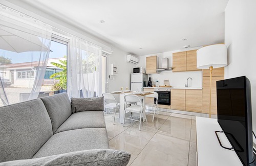 Ordonnac House | Domaine Julaya Holiday Home Between Castles and Beach