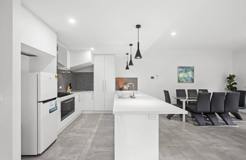 Clayton Apartment | Domi Rentals - The Browns Residence