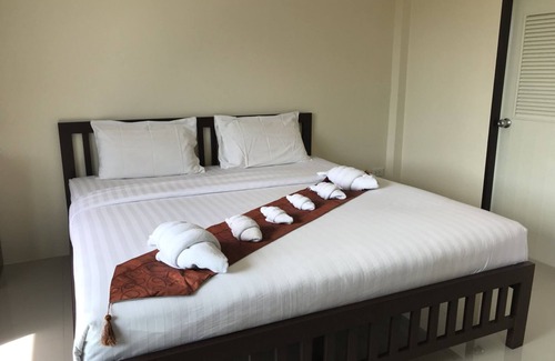 Don Sak Hotel | Donsak Ville