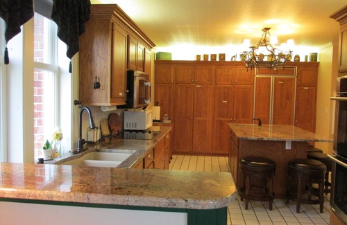 Sheboygan House | Don’t be a turkey – Celebrate Thanksgiving with family all under one roof.