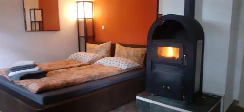 Wittstock/Dosse House | Doppelbettzimmer auf Bauernhof in Naturalleinlage