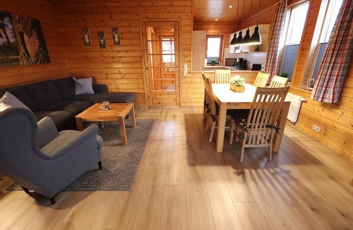 Rotacker House | Doppelhaushälfte in Hasselfelde