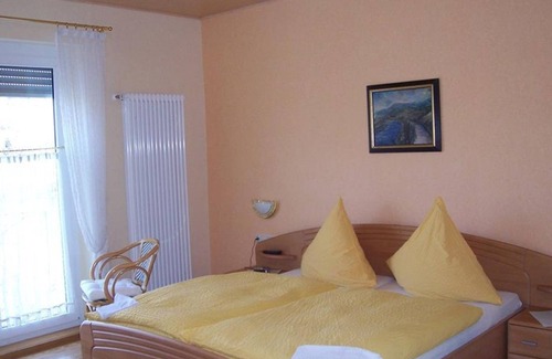 Uerzig Bed & Breakfast | Doppelzimmer Deluxe - Wein- und Gästehaus Gerlach