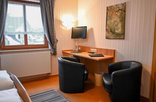 Boos Bed & Breakfast | Doppelzimmer Eifel-zeit Dusche/wc - Eifelhotel Fuchs