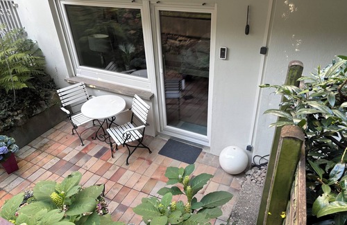 Birkach-Sud Apartment | Doppelzimmer mit Bad in Stuttgart-Birkach - Nähe SI-Zentrum, Messe, Flughafen