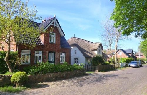 Nieblum House | Doras Hus