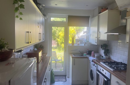 Raynes Park House | double Bedroom in Raynes Park/Wimbledon