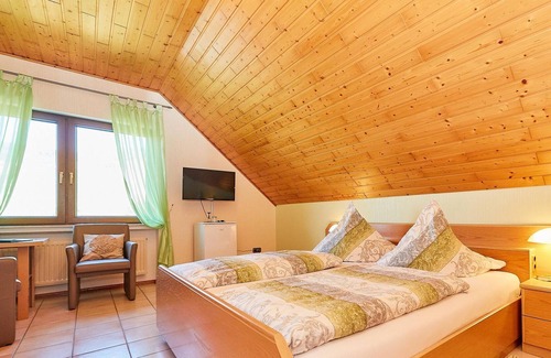 Wolf Cottage | Double room 3 - Gäste- und Weinhaus Haus Schatzgarten