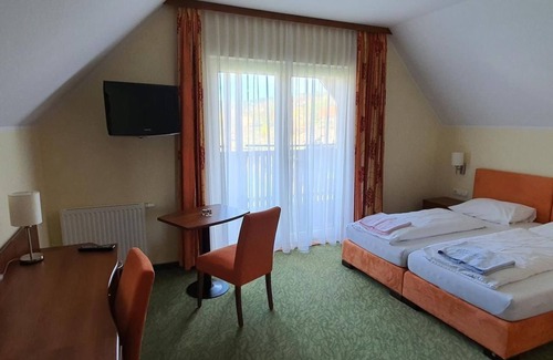 Anger House | Double room A | balcony (1-2 nights) - Hotel Angerer-Hof