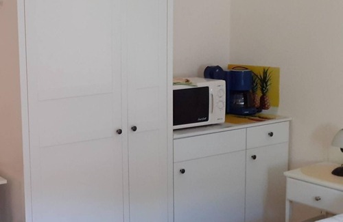 Monreal Bed & Breakfast | Double room shower/WC - Apartment u. Pension M. Schmitz