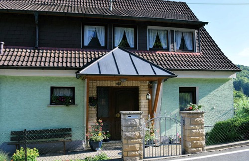 Egloffstein Apartment | Double room with balcony (shared shower/WC) - Gästehaus Grau