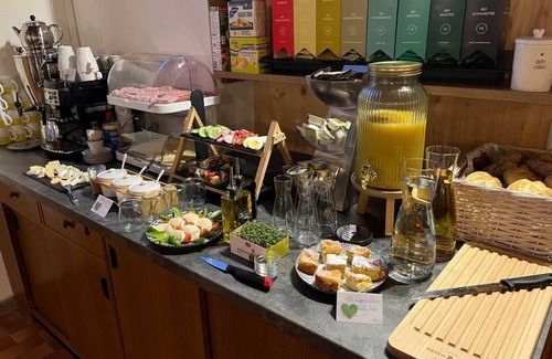 Gleiming Cottage | Double room with shower, WC - Pension Mitterwallner