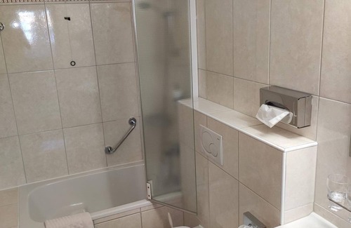 Nonntal Bed & Breakfast | Double room with shower, toilet - free room, pension