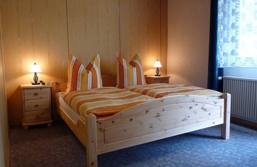 Schweich Bed & Breakfast | Double room with shower/WC - Weingut-Pension Schiff