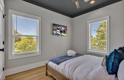 Berry Hill House | Double Treble - 2 Townhomes - Private Rooftops